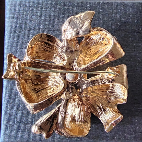 Vintage Red Enamel Gold Tone CZ and Faux Pearl Valentine's Ribbon Bow Brooch Pin - Picture 14 of 16